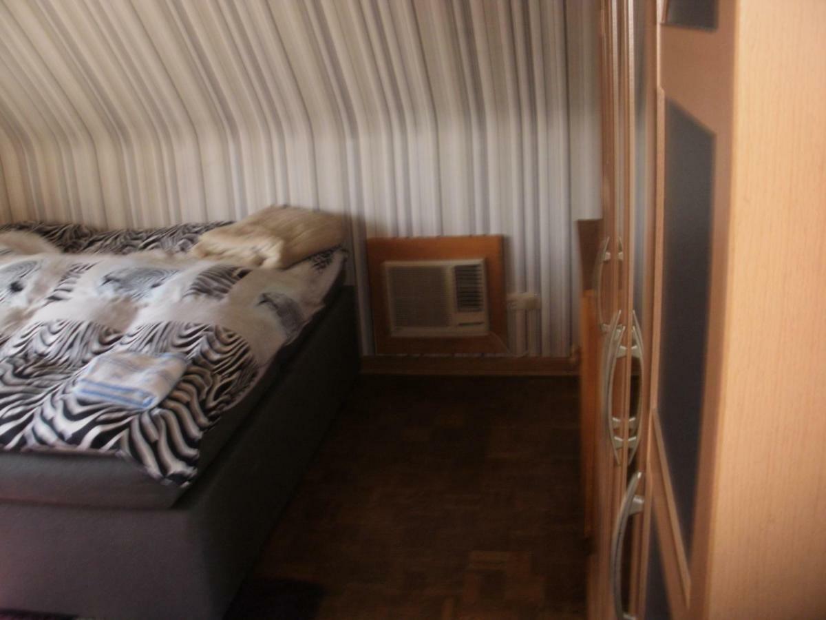 Apartment Monika Frechen Luaran gambar